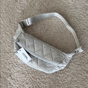 Vera Bradley Quilted Gray Belt Bag